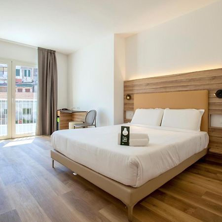B&B Hotel 사사리 외부 사진