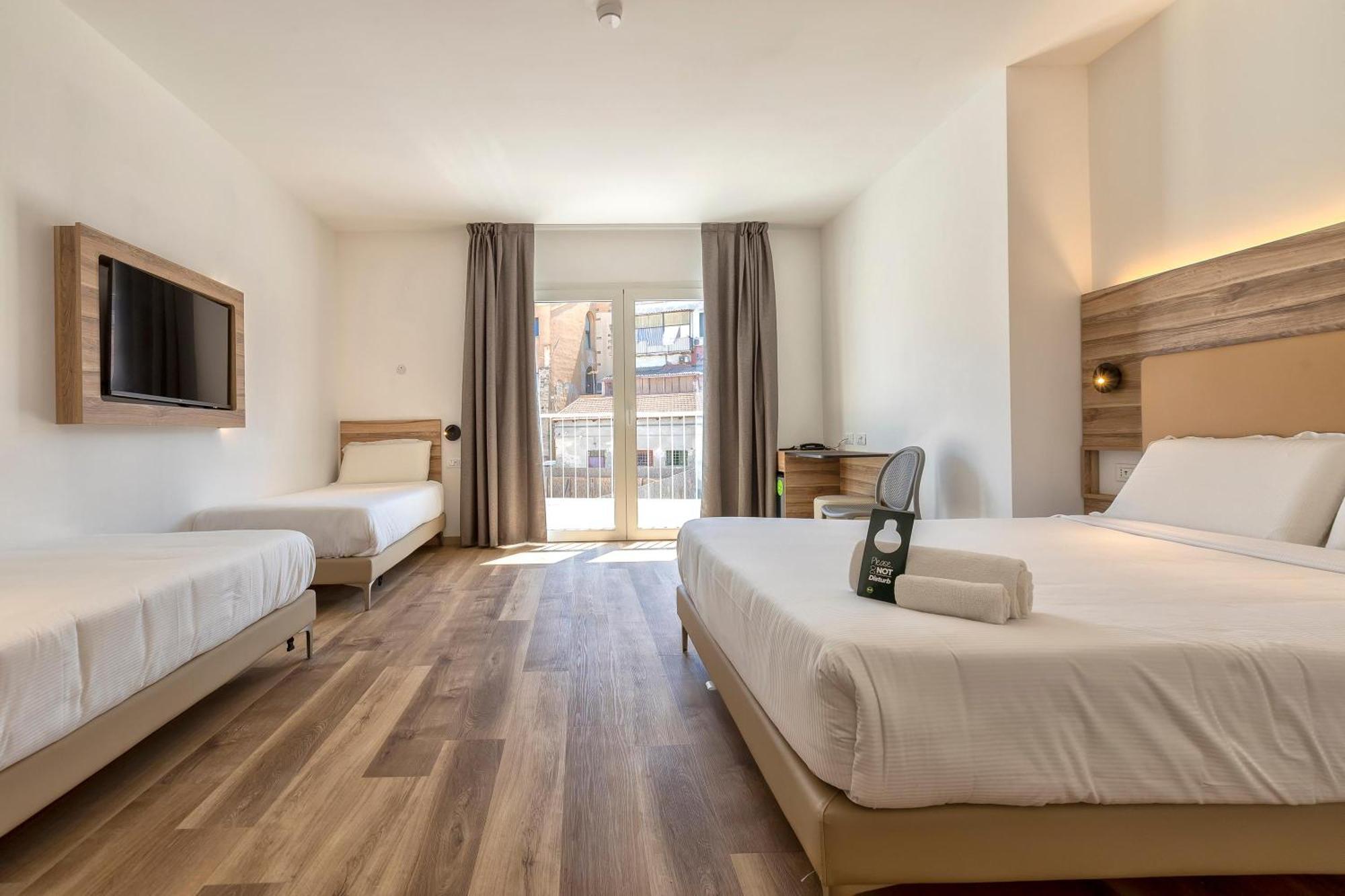 B&B Hotel 사사리 외부 사진