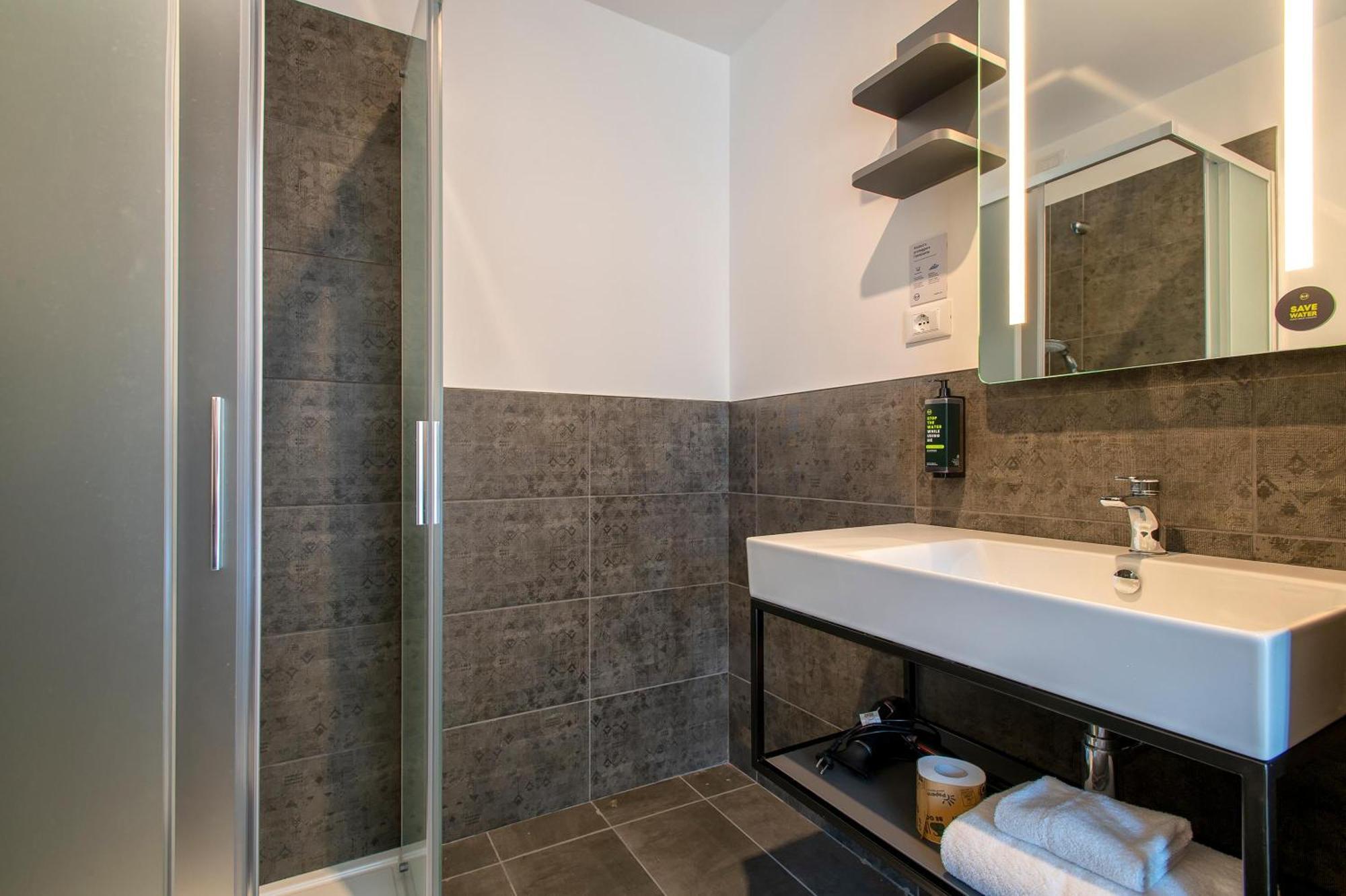 B&B Hotel 사사리 외부 사진
