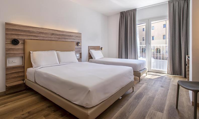 B&B Hotel 사사리 외부 사진