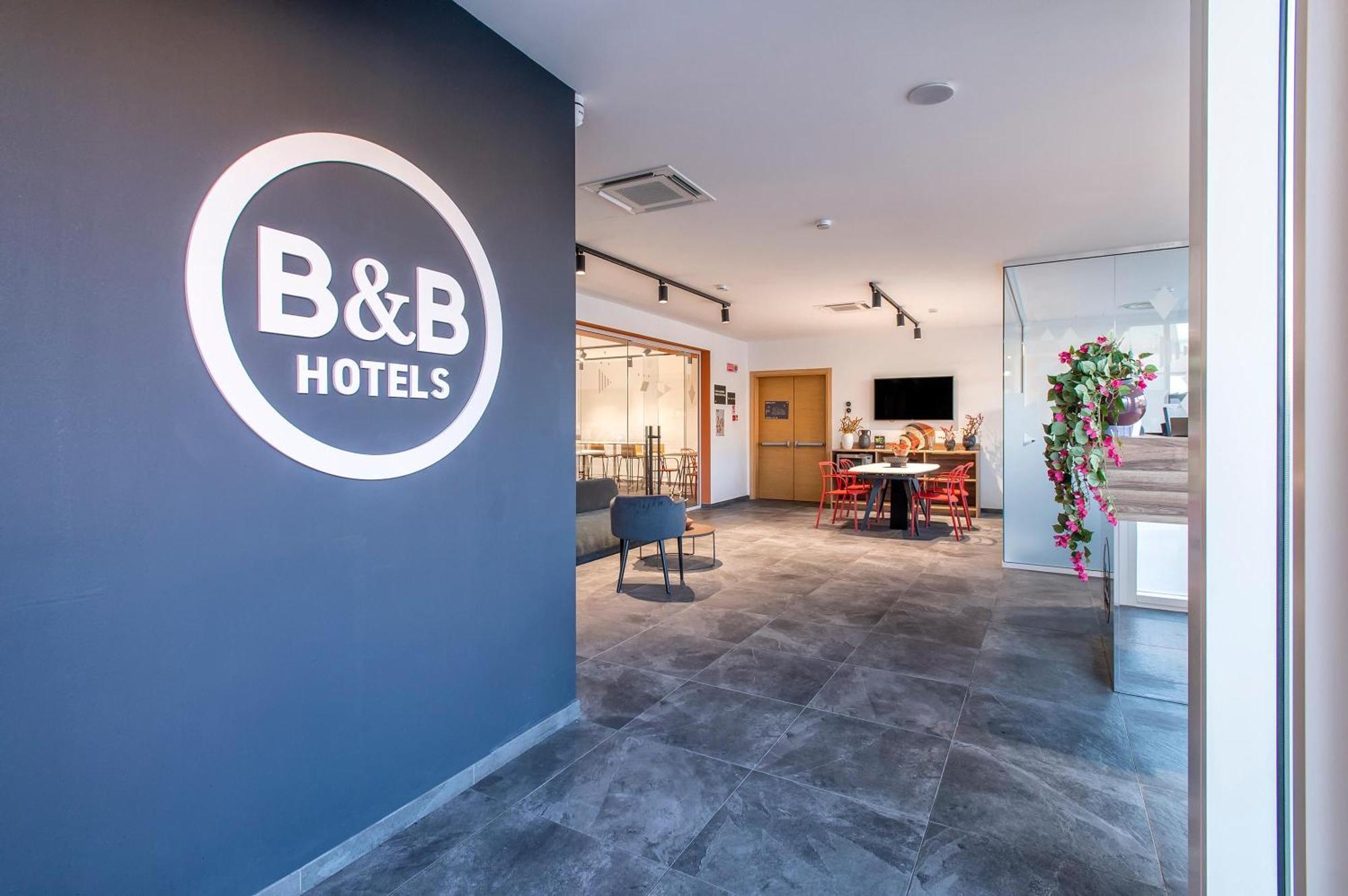 B&B Hotel 사사리 외부 사진